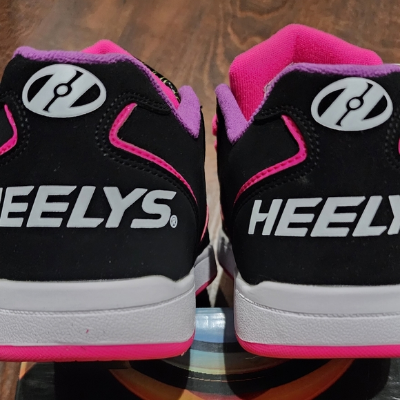 Girls Heelys in Black and Rainbow size 6, - Picture 5 of 5